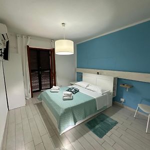 Camera grande con letto king size